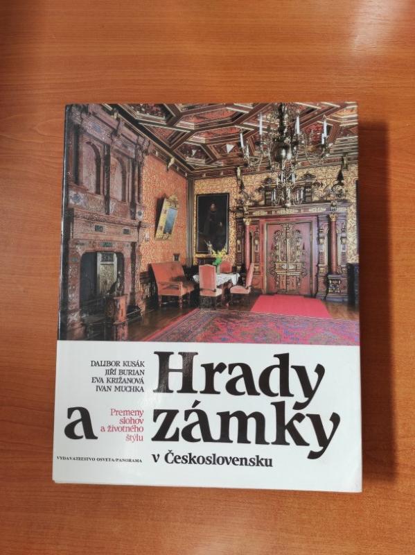 Hrady a zámky v Československu