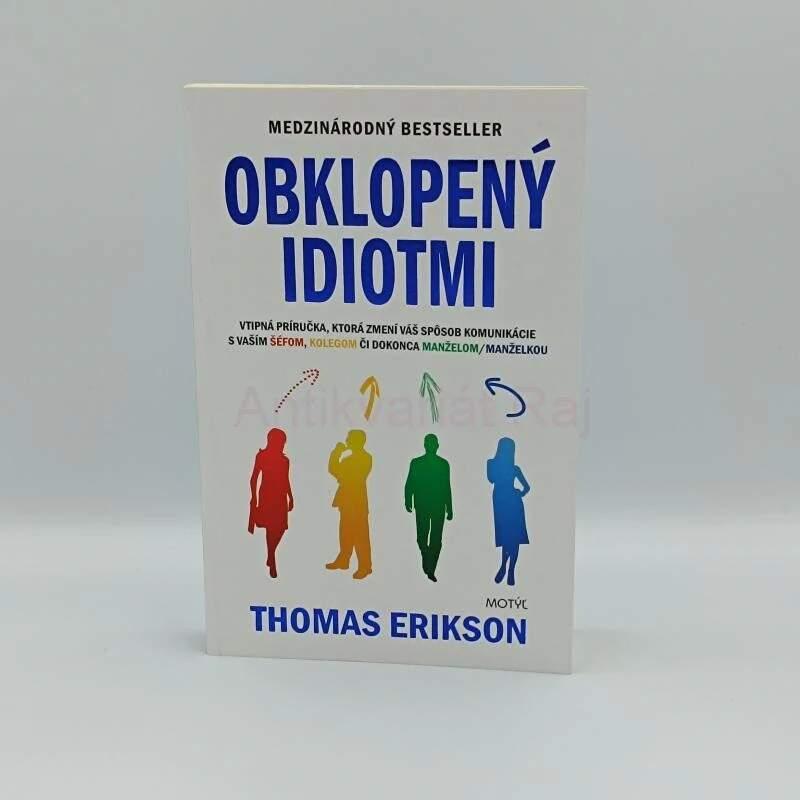 Obklopený idiotmi