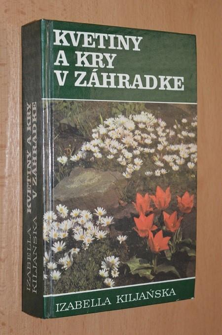 Kvetiny a kry v záhradke