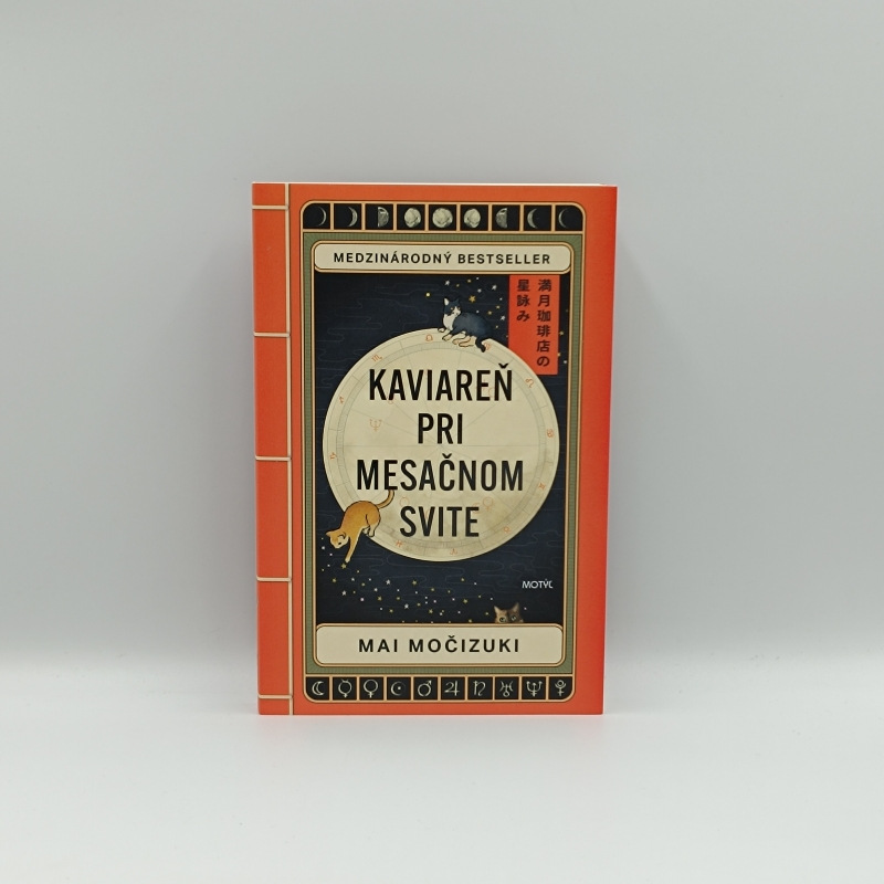 Kaviareň pri mesačnom svite